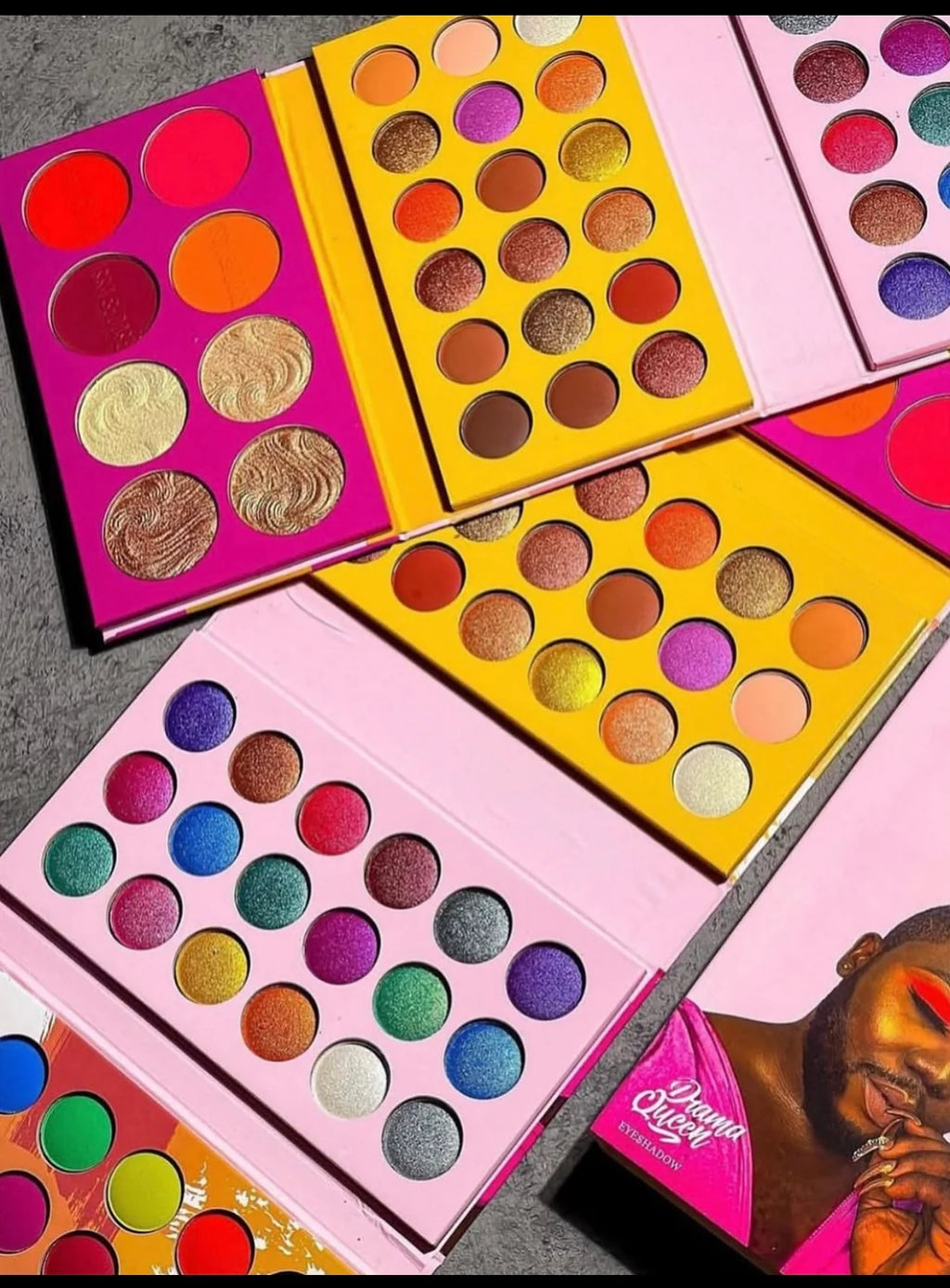 Issa & Dose Drama Queen Eyeshadow Palette
