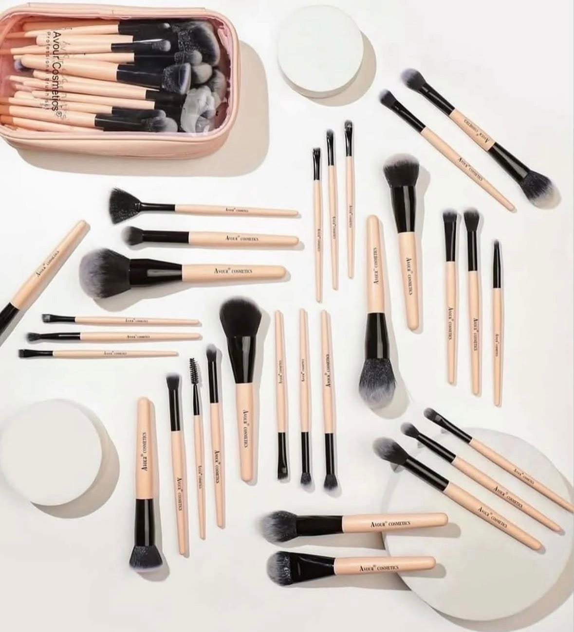 Avour 32 piece professional brush set